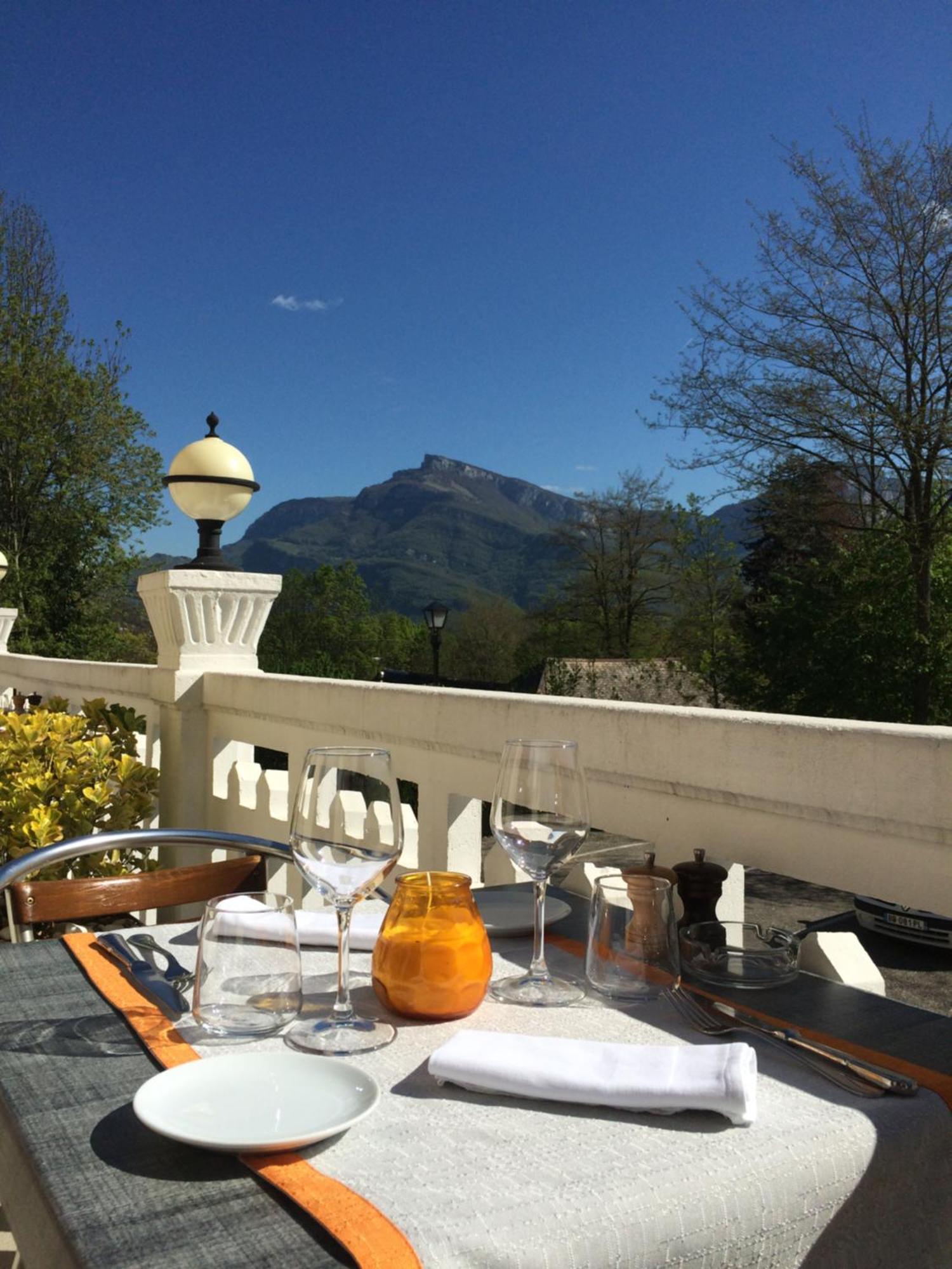 Hotel Spa & Restaurant O Pervenches Chambéry Exteriör bild